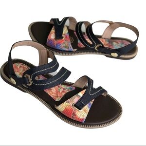flat‎ sandals with multicolored design Size 38